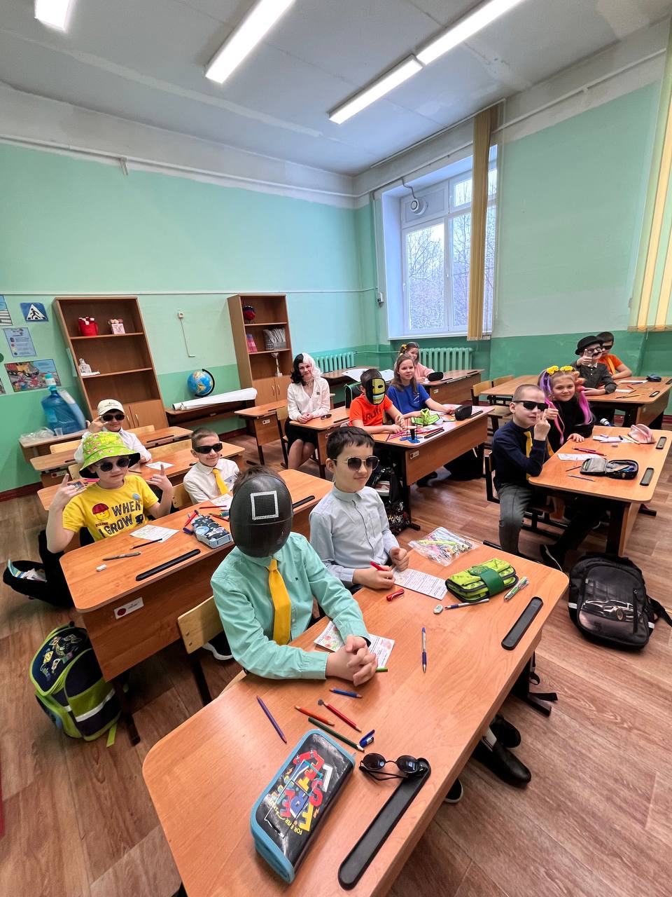 1 апреля - День смеха.